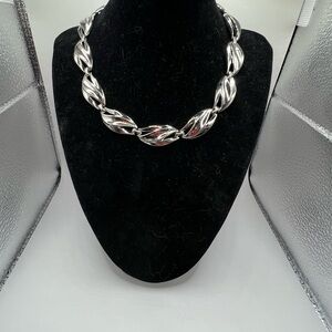 1930’s Trifari Elegant Silver Women's Collar